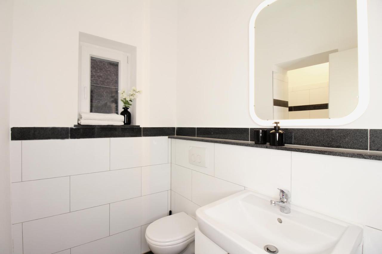 Moderne Apartments City Stadtnah -Junik Apartments 뒤스부르크 외부 사진