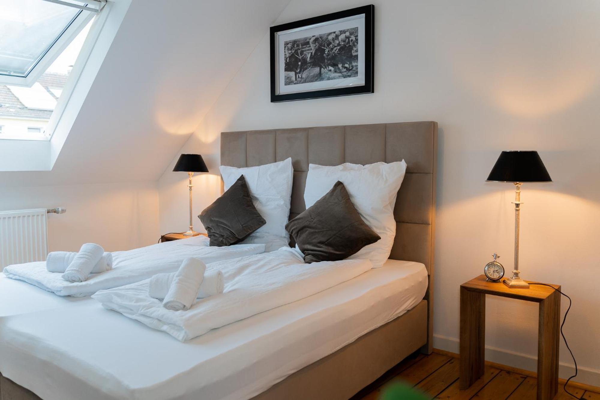 Moderne Apartments City Stadtnah -Junik Apartments 뒤스부르크 외부 사진
