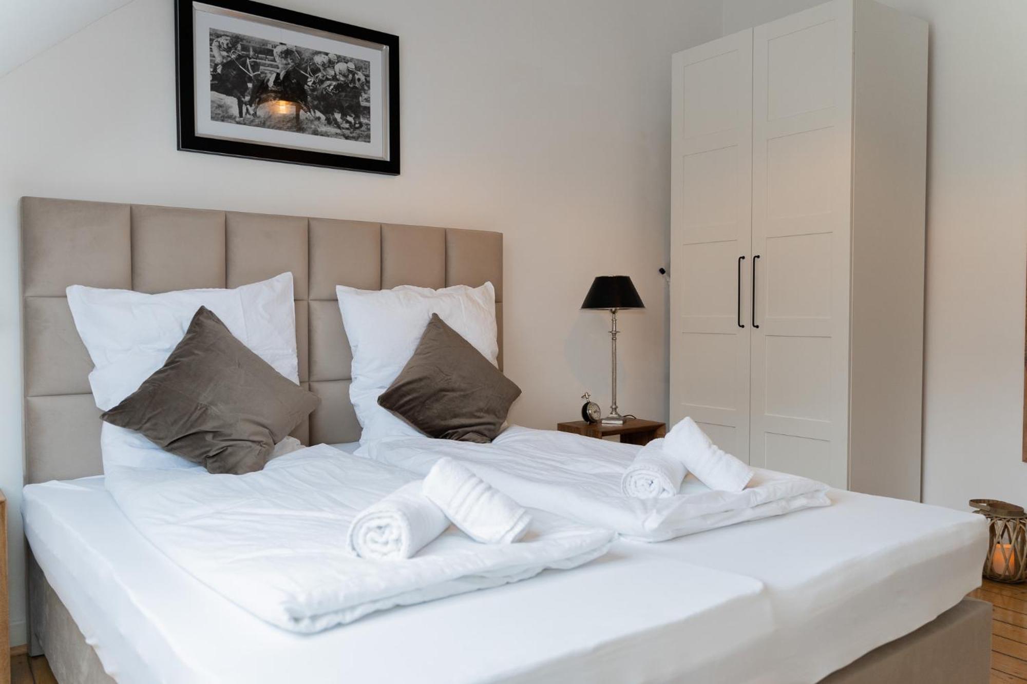 Moderne Apartments City Stadtnah -Junik Apartments 뒤스부르크 외부 사진